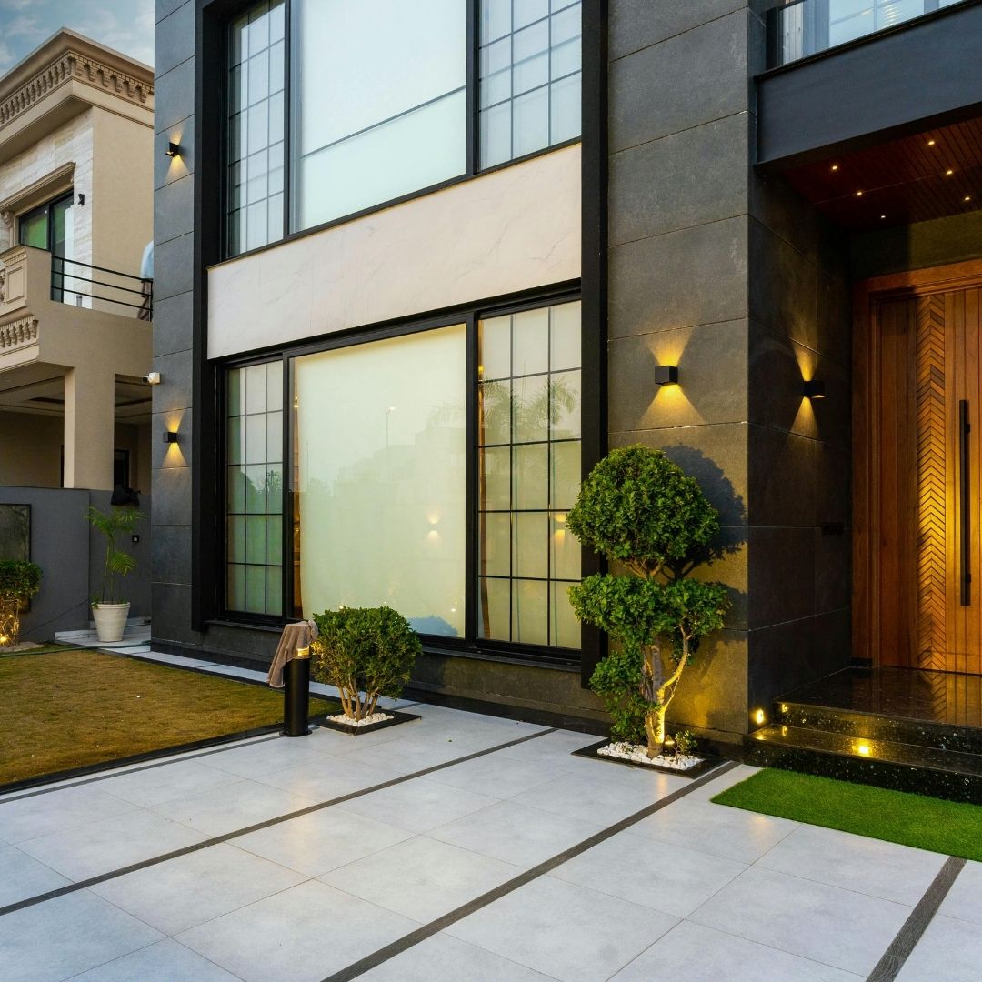 modern luxurious house 